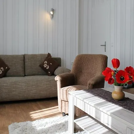 With 2 Bedrooms * Klutz